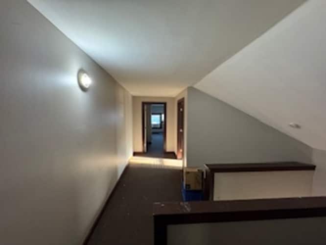 Building Photo - 2454 River Rd