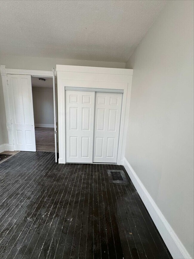 Building Photo - Fox Property Services