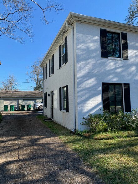 Building Photo - 143 Avalon Way