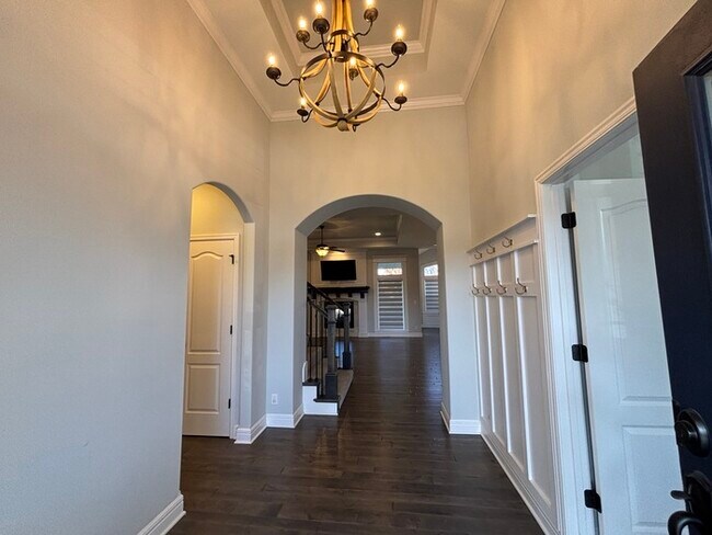 Building Photo - Modern 4BR 3.5 BA w/ Covered Lanai + Community Pool + Dedicated Office in Olathe