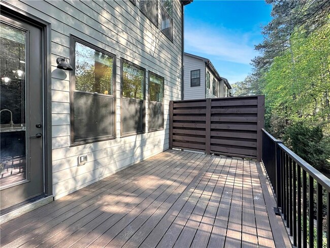 Building Photo - 4154 Wisconsin Dr