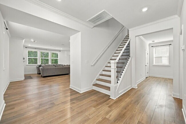 Building Photo - 2413 Abbot Hall Dr