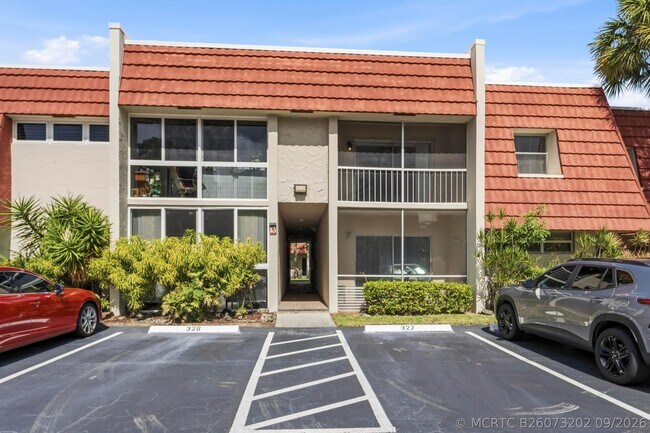 Building Photo - 13 Jacaranda Dr
