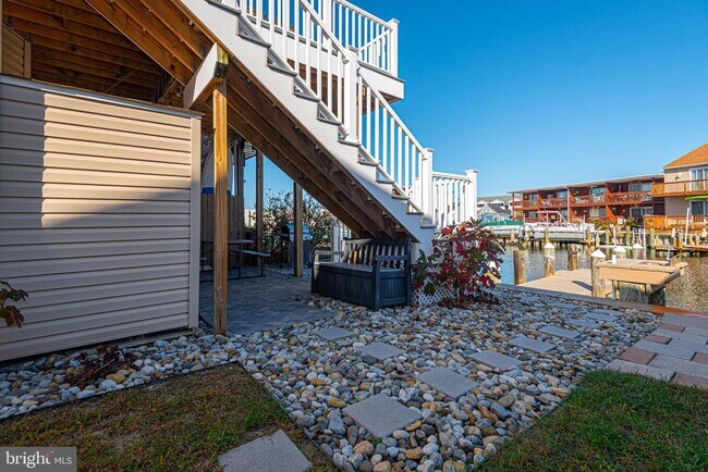 Building Photo - 148 Captains Quarters Rd