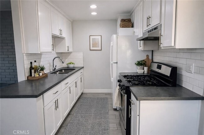 Building Photo - 17132 Emerald Ln