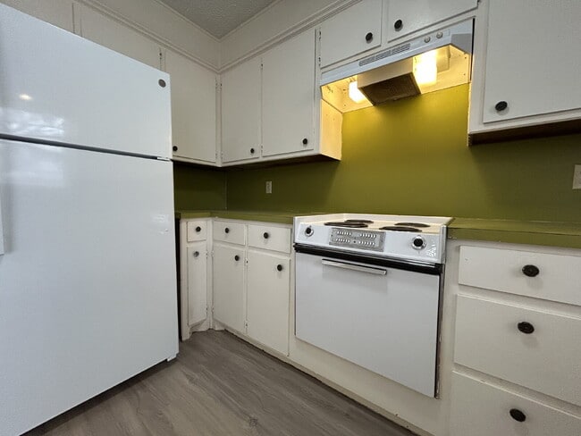 Building Photo - Lovely  2Bed/2Bath Duplex!
