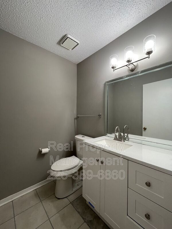 Building Photo - 1704 Brightside Dr
