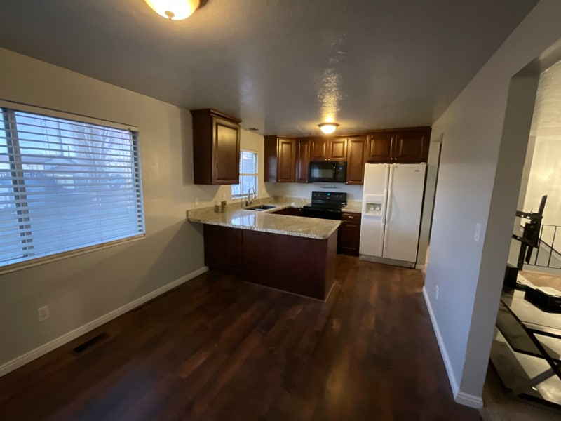 Building Photo - 324 W 2300 S