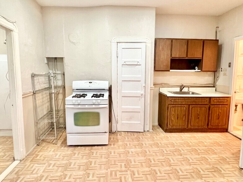 Building Photo - 84 N Margin St