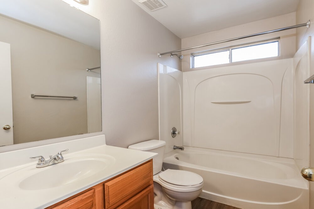 Building Photo - 7014 S 40th Ln