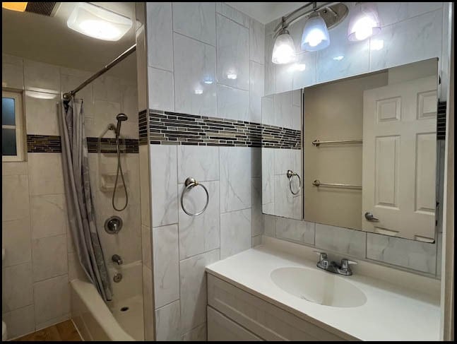 Bathroom 4 - 4350 Corinth Ave