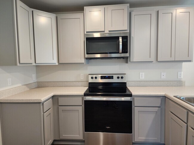 Building Photo - 1015 Course Ln