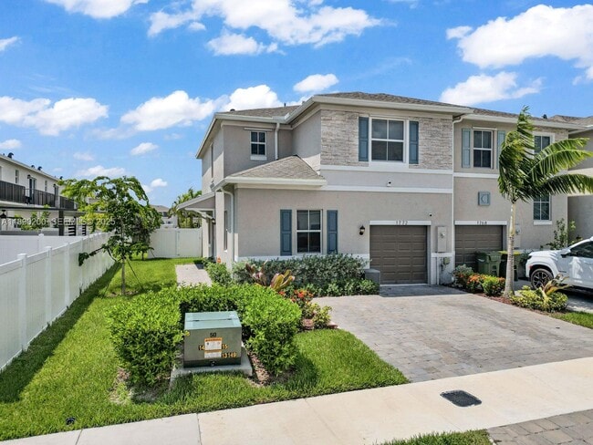 Building Photo - 1772 SE 8th Terrace