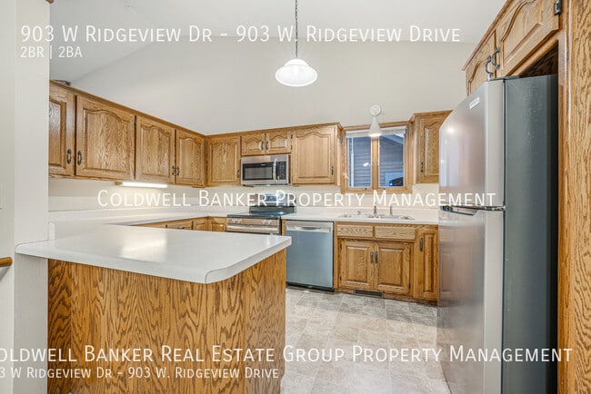 Building Photo - 903 W Ridgeview Dr