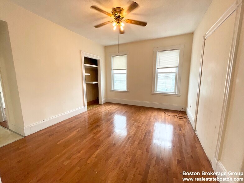 Building Photo - 45 Crescent Ave