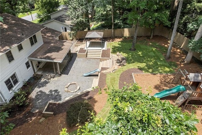 Building Photo - 3981 Longview Dr