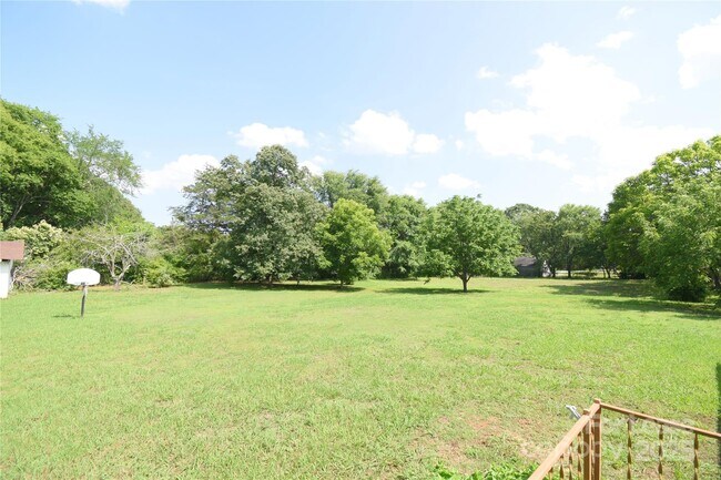 Building Photo - 4099 Shenandoah Dr SW