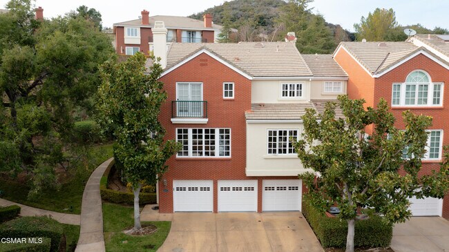 Building Photo - 2443 Swanfield Ct