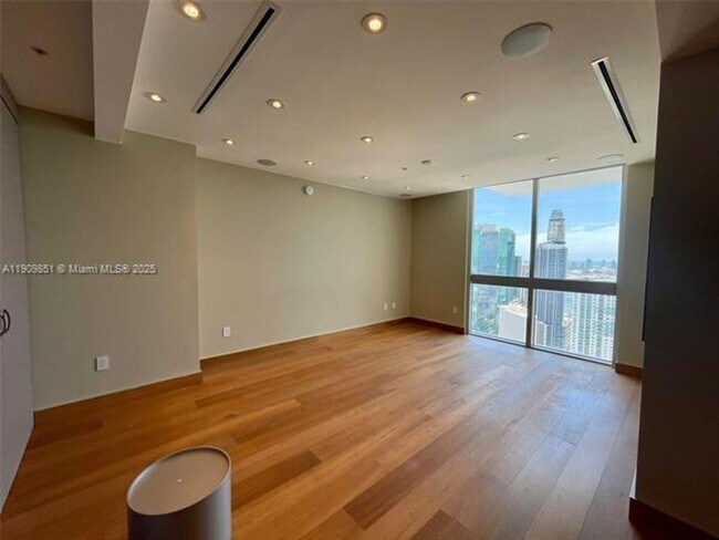 Building Photo - 92 SW 3rd St