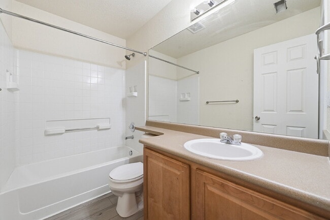 Building Photo - $2,845.95 - 3 Bed, 2 Bath Home in Thornton with Central AC and In Unit Laundry!