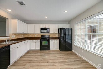 Building Photo - Lee Crossing Neighborhood, Easy access to ...