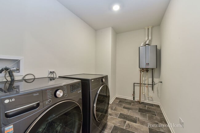 Building Photo - 2068 Canyon Creek Ct