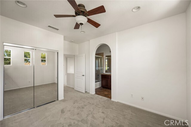 Building Photo - 125 Tall Oak