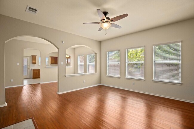 Building Photo - 148 Pecanwood N