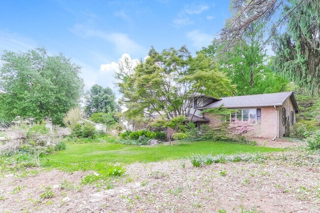 Building Photo - Spacious 3-Bedroom 2 Bath Home