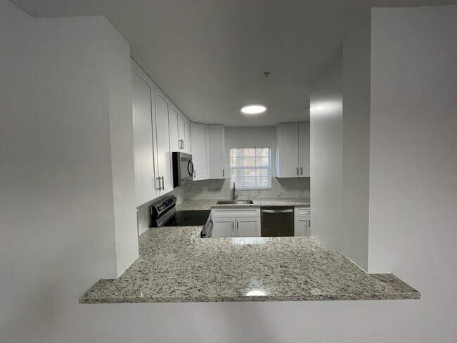 Building Photo - ANNUAL RENTAL - VISTAS AT HERITAGE BAY - 2...