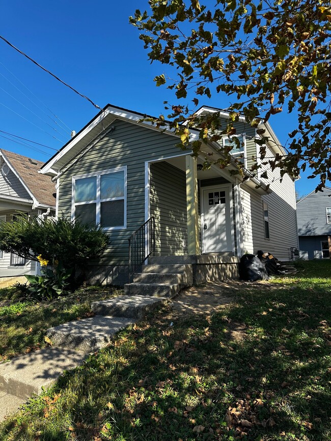 Building Photo - 937 S Clay St