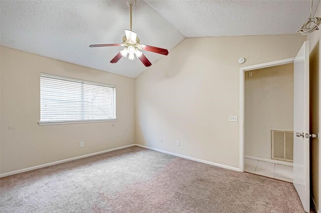 Building Photo - 3507 Cabin Pl