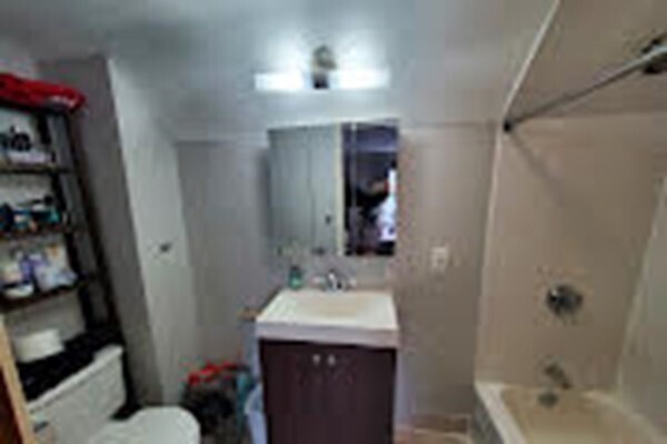 Building Photo - 162 Beech St