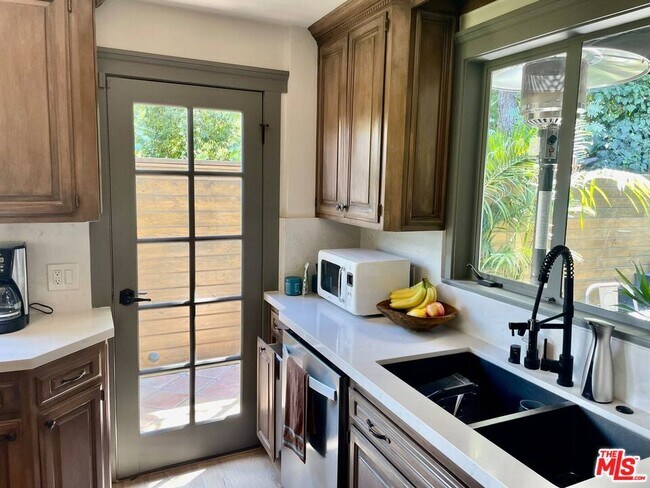 Building Photo - 12208 Laurel Terrace Dr