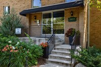 Building Photo - 2629 W 43rd