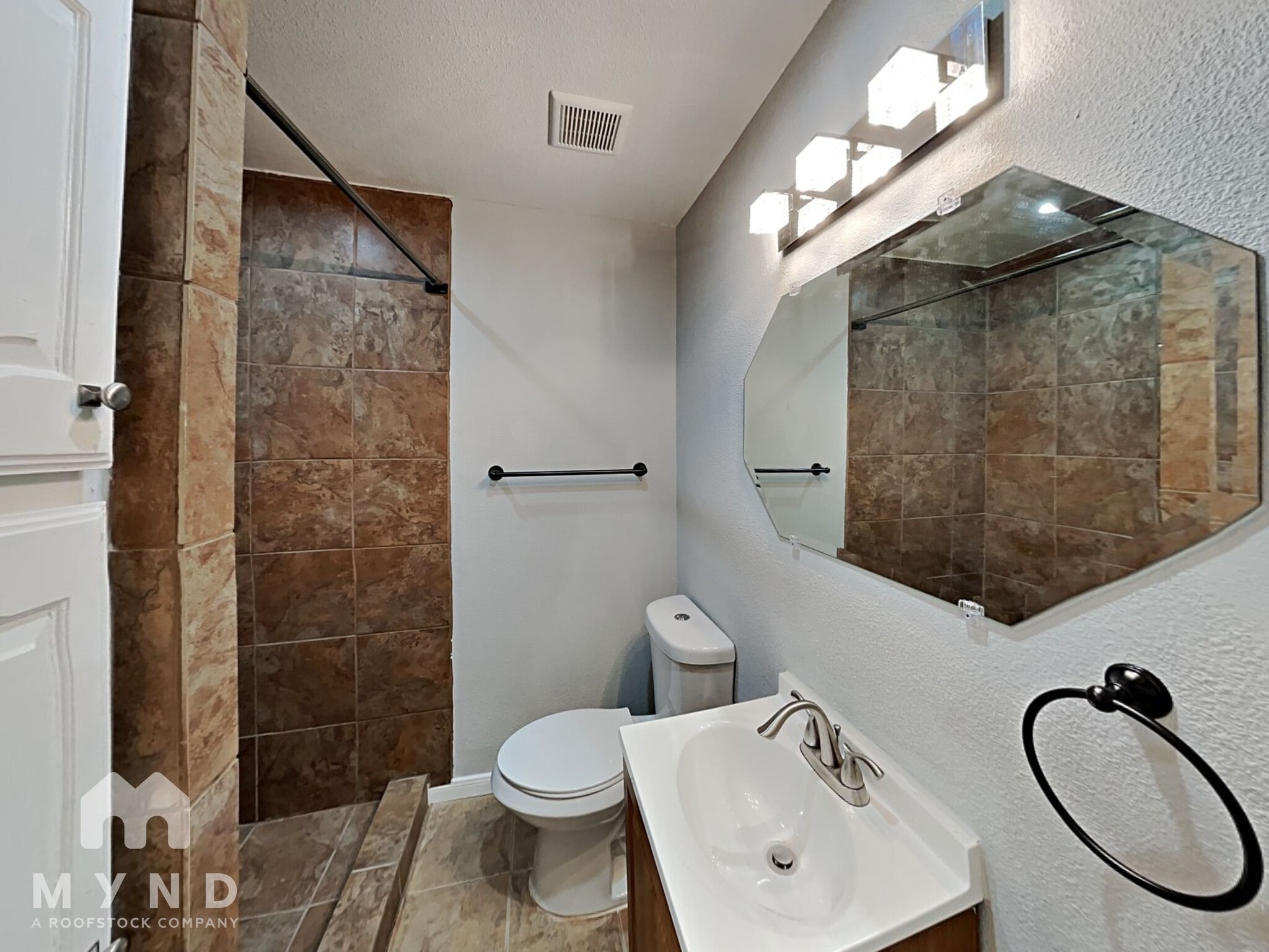 Building Photo - 2141 Province Ln