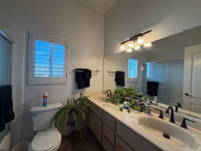 Building Photo - 1848 Eastgate Ave