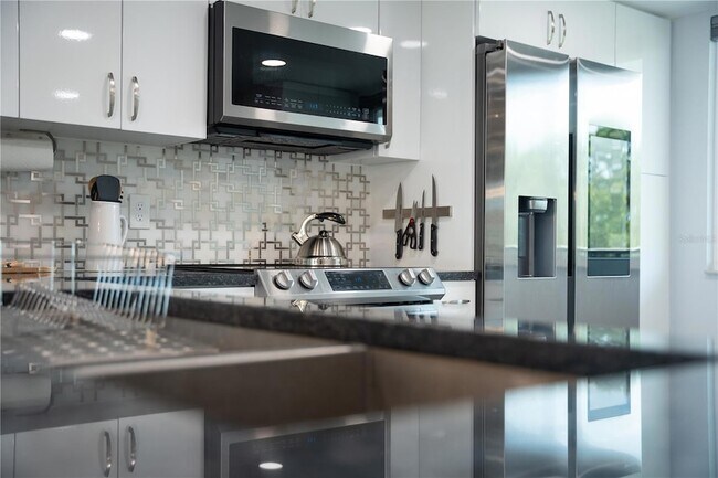 Building Photo - 19111 Vista Bay Dr