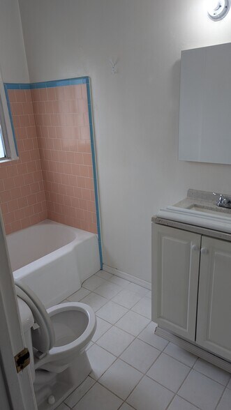 Building Photo - 803 1/2 Indiana Ave