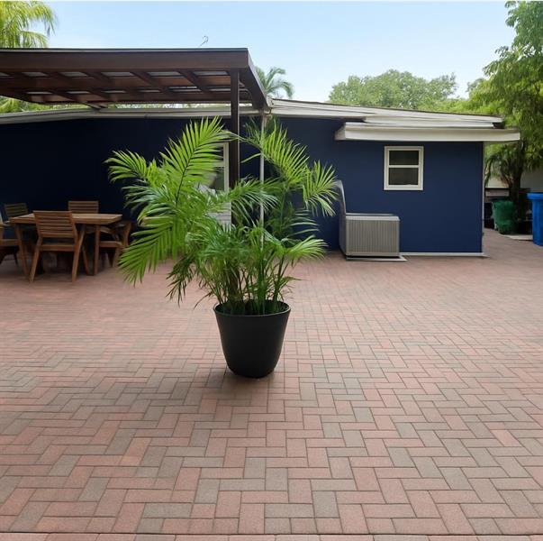 Building Photo - 1517 NW 3rd Ave