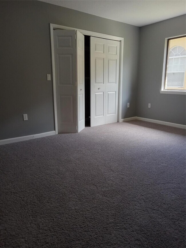 Building Photo - 108 Greentree Ln