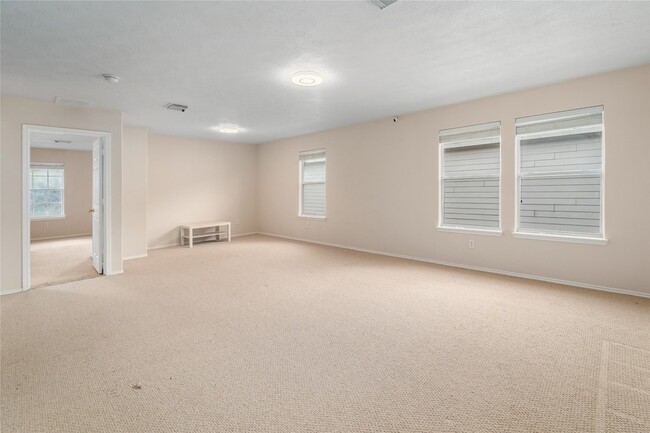 Building Photo - 18218 Thicket Grove Rd