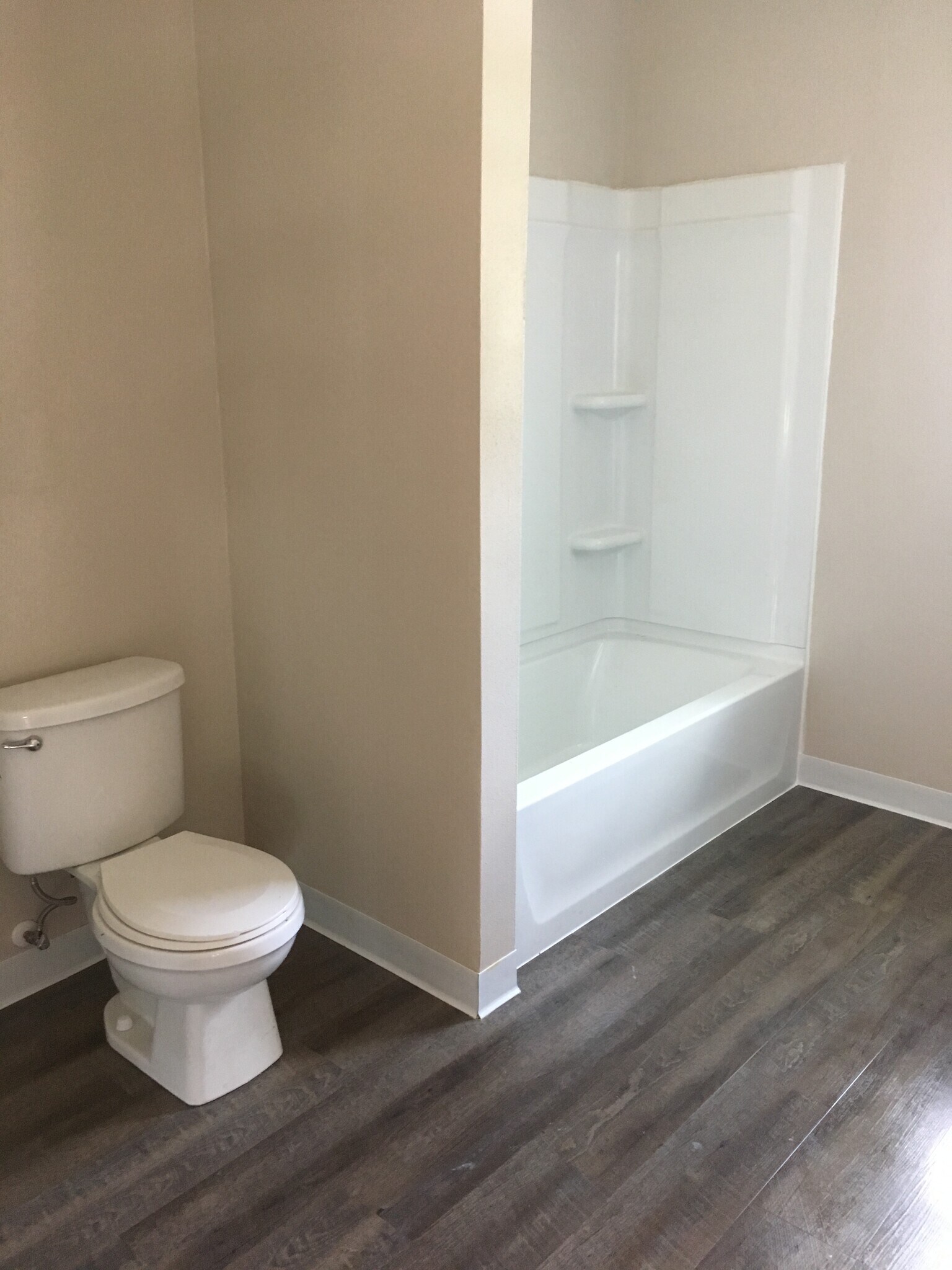 Building Photo - 452 E Holum St