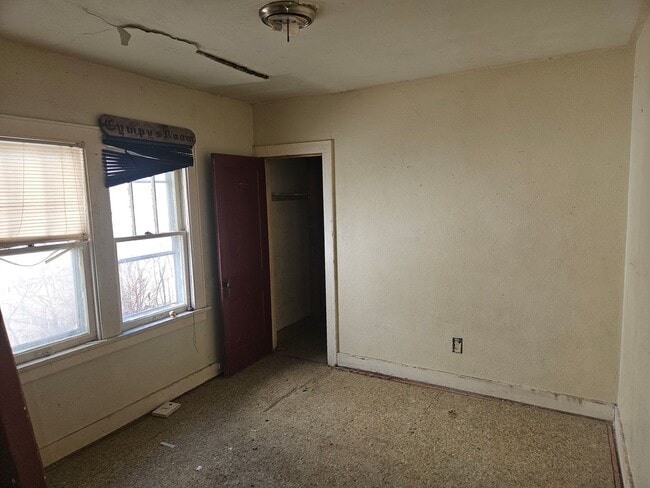 Building Photo - Owner Finance – NO Credit Check! 3 Bed Home – Move In Fast!