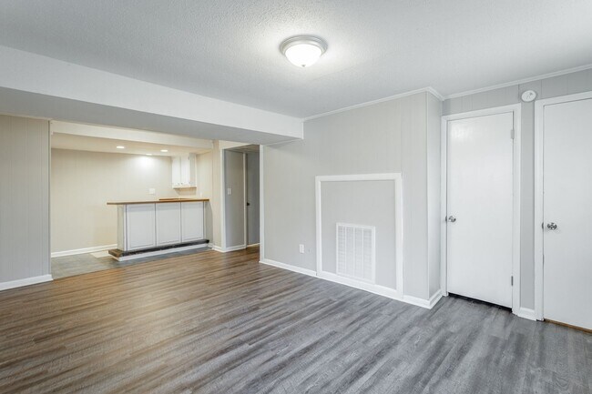 Building Photo - 5221 Old Trail