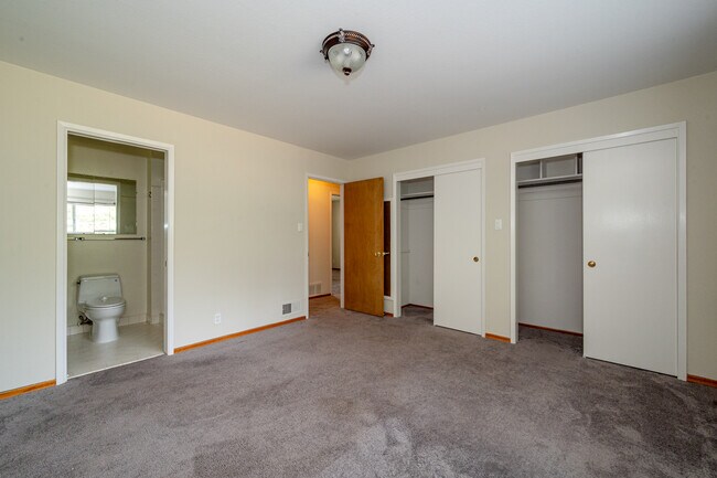 Building Photo - 1170 Tuolumne Ct