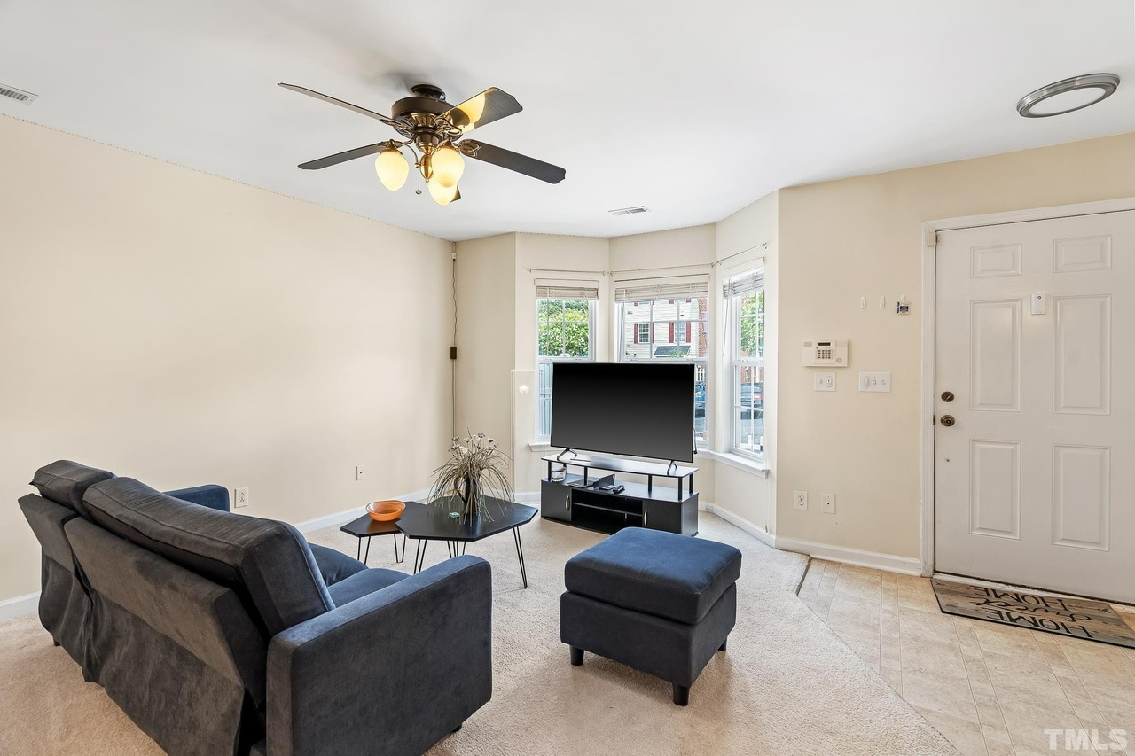 Building Photo - Room in Townhome on Ivory Run Way