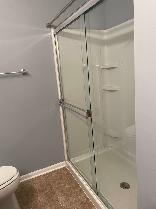 Building Photo - 615 Hawley Dr