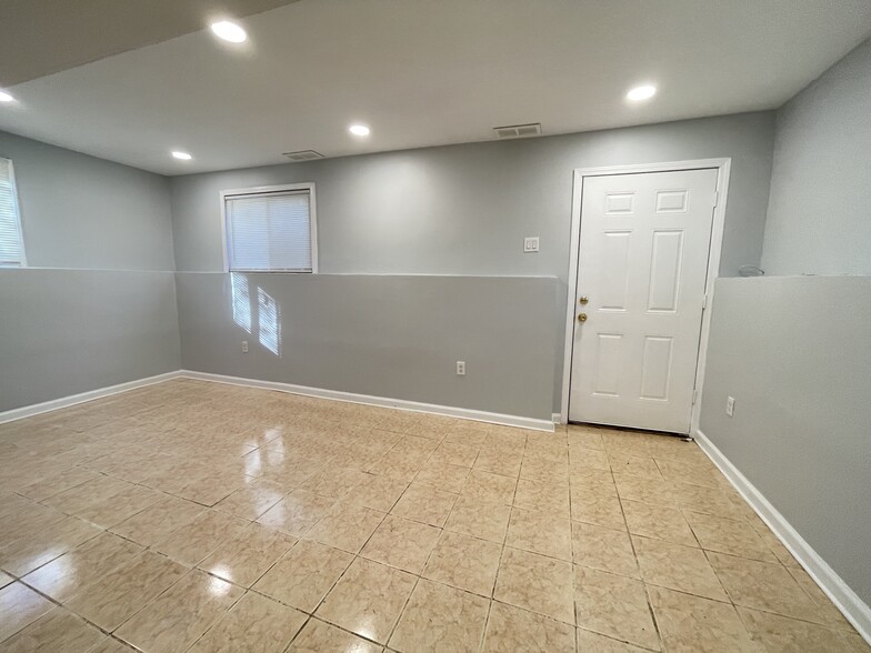 Building Photo - 508 Bloomfield Ave