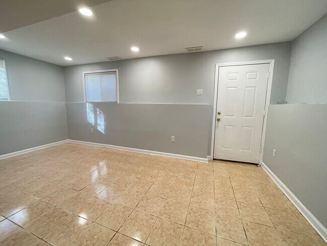 Building Photo - 508 Bloomfield Ave